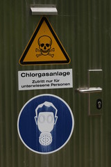 warning sign chloric gas