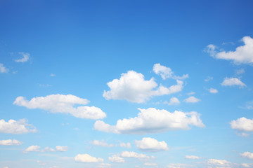 Schöner Himmel mit Wolken