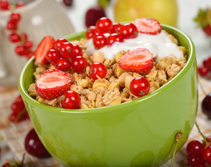Muesli with berries