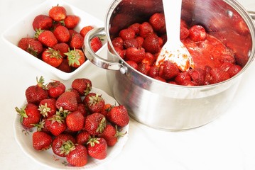 preparing strawberries jam