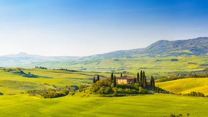 Fotobehang Toscane in de lente © sborisov