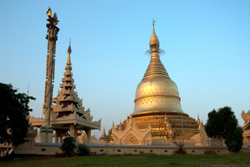 Fototapeta premium Golden Pagoda in Myanmar temple ,Yangon.