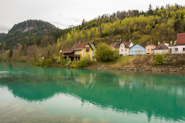 Alpen und Fluss Lech in Füssen im Ostallgäu