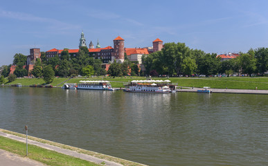 Kraków - Widok na Zamek Królewski © Rochu_2008