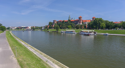 Kraków - Widok na Zamek Królewski © Rochu_2008