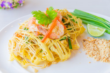Pad thai
