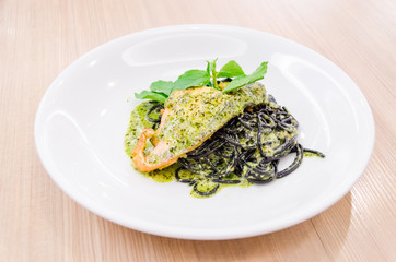 Salmon pasta spagetti