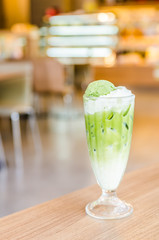 Iced green tea