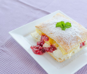 Fast pineapple dessert