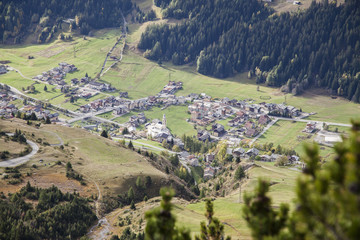 Fototapeta na wymiar Panorama del borgo di Pradelle in Valtellina