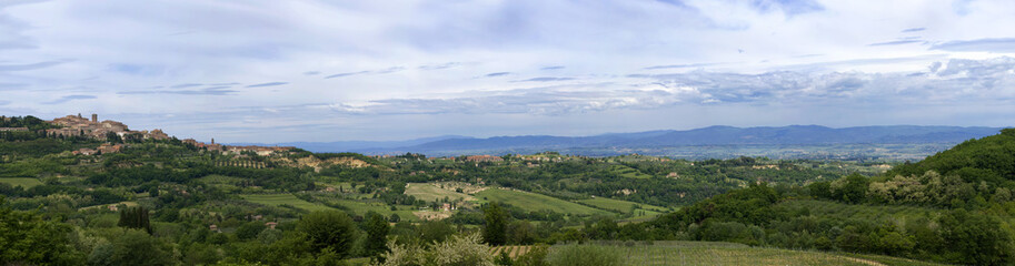 Fototapeta na wymiar In the vicinity of the city of Monticello, Tuscany, Italy