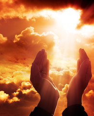 Plakat modlitwa do nieba - koncepcja wiary