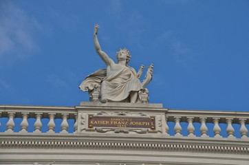 Fototapeta premium Statue at the Burgtheater in Vienna, Austria