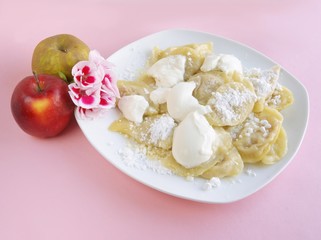 noodles with apple,cream and sugar for dinner
