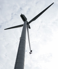 Wartungsarbeiten an Windkraftanlage