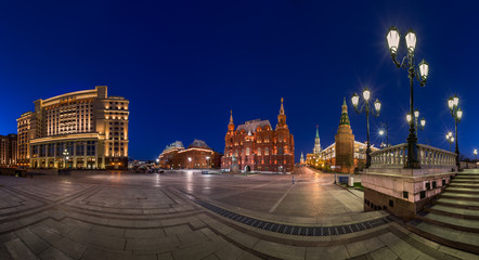 Obraz premium Panorama of Manege Square and Moscow Kremlin in the Evening, Mos
