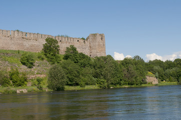Fototapeta na wymiar Вид на Новую (Водяную) башню. Ивангородская крепость