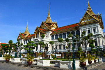 Fototapeta na wymiar Chakri Maha Prasat hall, Bangkok