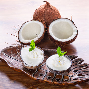 Coconut ice creams in coco shells