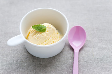 アイスクリーム　バニラアイス　バニラ