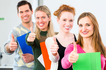 Universität Studenten haben bestanden