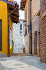 Fototapeta premium walk way alley tuscany