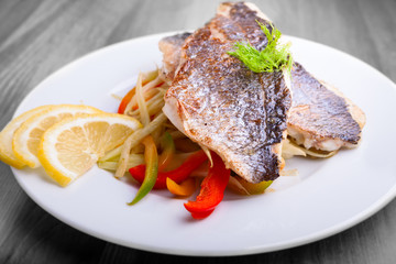 Fillet of sea bream with fennel and pepper