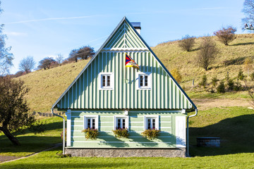 green cottage, Czech Republic - obrazy, fototapety, plakaty