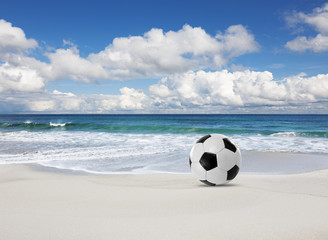 Fußball am Strand