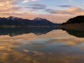 Fototapeta premium Morgendämmerung am Forggensee