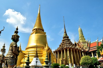 Fototapeta premium Wat Phra Kaeo, Bangkok, Thailand