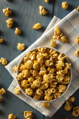 Homemade Golden Caramel Popcorn