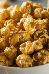 Homemade Golden Caramel Popcorn