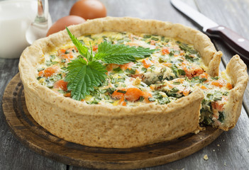 Quiche pie with fish and nettles
