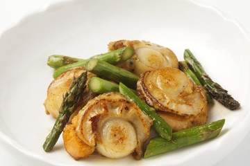 帆立とアスパラのバター正油炒め