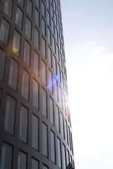 Glasfassade im Gegenlicht