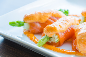 Salmon roll