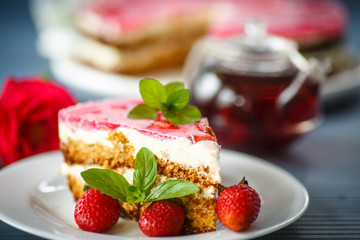Honey cake with strawberries