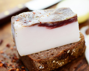 Speck, Brot