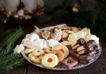 Obraz na płótnie Canvas Shortbread Christmas cookies with Christmas decorations