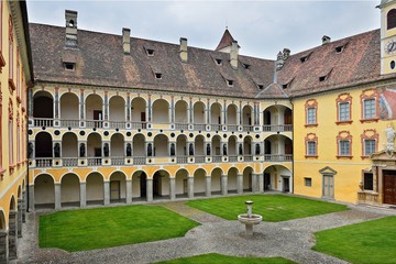 Fototapeta premium Innenhof der Hofburg in Brixen | Südtirol
