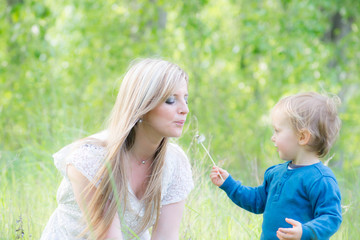 enfant et sa maman