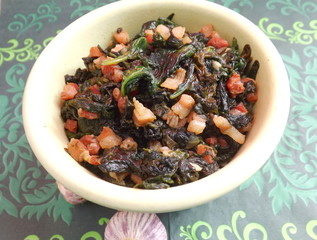 blattspinat mit speck