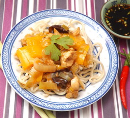 Chinapfanne mit Nudeln