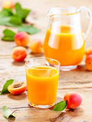 Aprikosensaft © cut