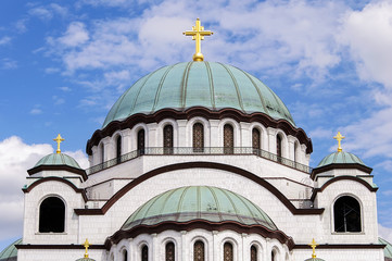 Fototapeta na wymiar St. Sava temple in Belgrade