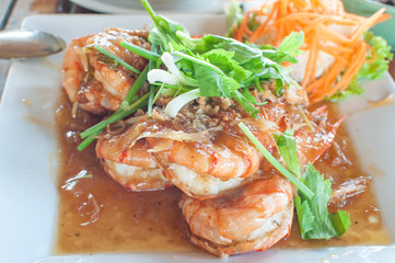 banana shrimp with tamarind sauce