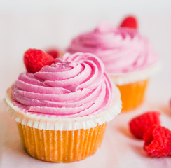 raspberry muffins