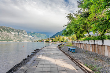 Obraz premium seafront with sea and mountain