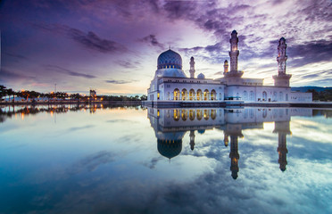 Sunrise Kota LIkas Mosque Sabah Malaysia - obrazy, fototapety, plakaty
